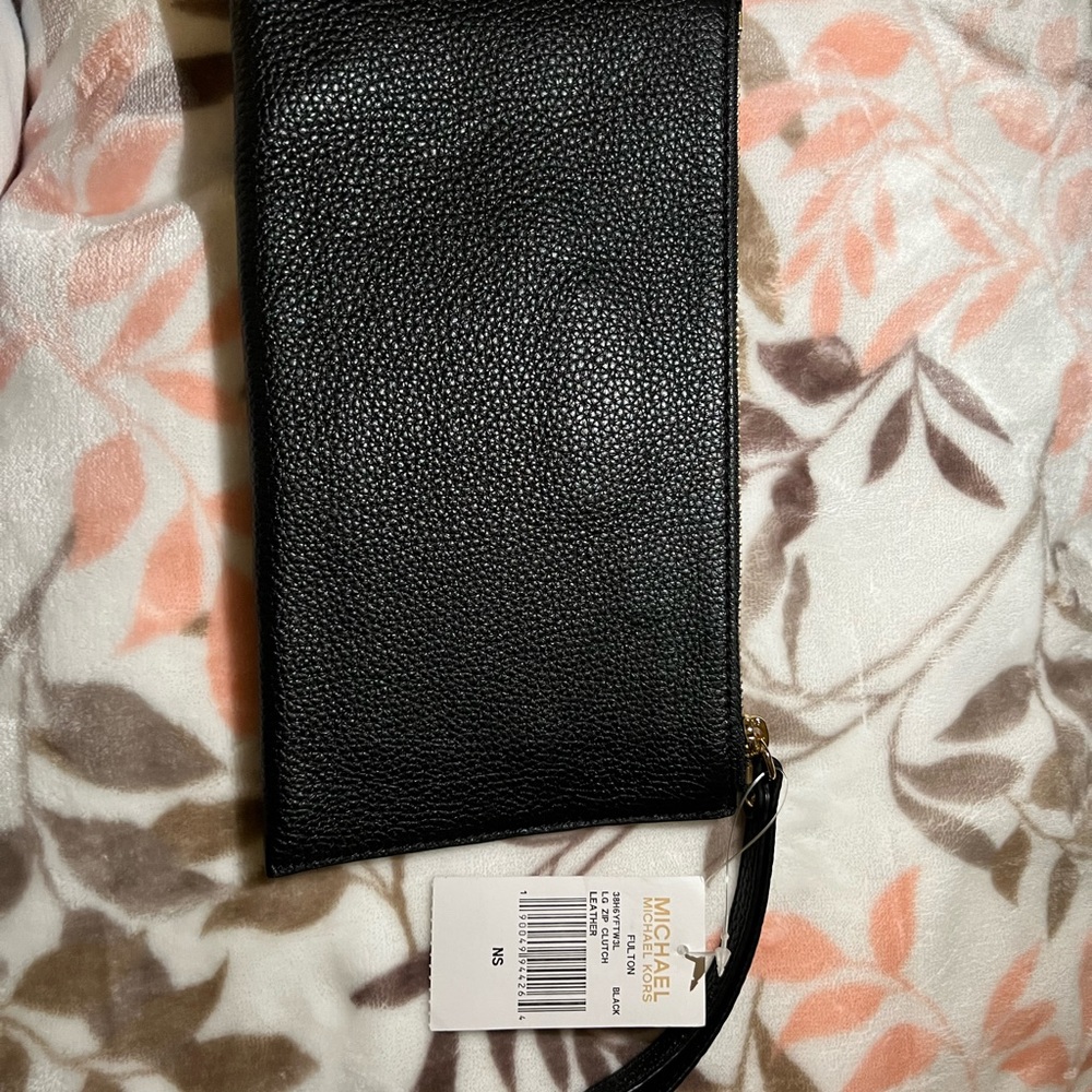 Michael Kors Black Leather Zip Clutch Wristlet - Picture 2 of 4